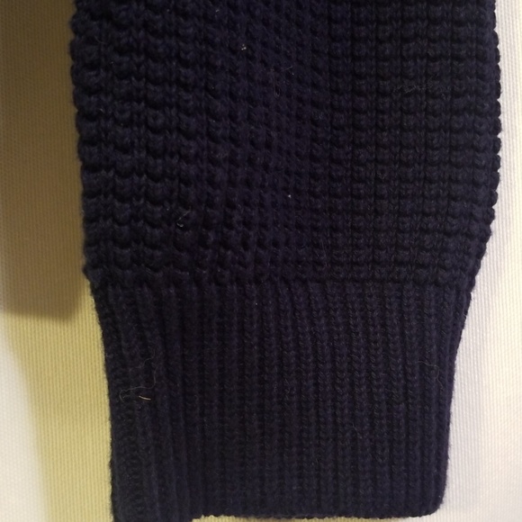 Express Sweater - Picture 3 of 4